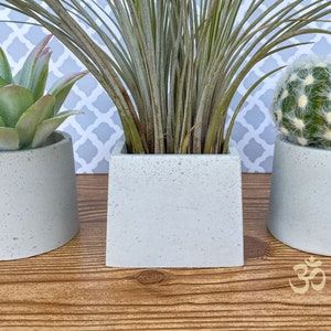 Maceta cuadrada de hormigón hecha a mano: moderna maceta para suculentas con bandeja de bambú