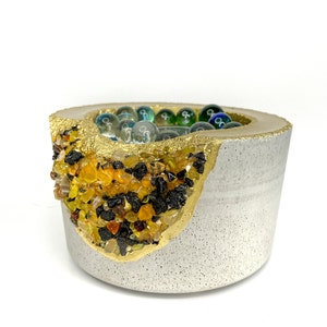 Feuerschale mit gelbem Achat und schwarzen Turmalin Kristallen | Etsy