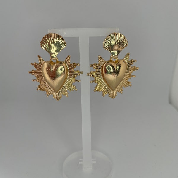 1950s style, gold sacred heart earrings, 50s earrings, statement earrings for women, Mother’s Day gifts, birthday gifts for women