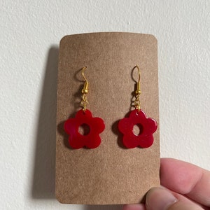 flower power earrings, mary quant daisy, gifts for her, retro earrings, acrylic earrings uk, retro flower earrings, mod earrings,