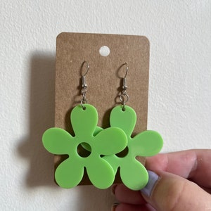 flower power earrings, mary quant daisy, gifts for her, retro earrings, acrylic earrings uk, retro flower earrings, mod earrings,