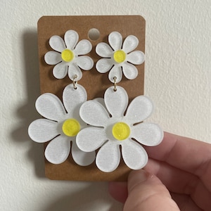 flower power earrings, mary quant daisy, gifts for her, retro earrings, acrylic earrings uk, retro flower earrings, mod earrings,