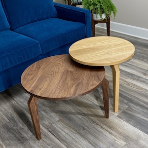 Tables basses rondes personnalisables / Tables d'appoint / Tables gigognes - Noyer massif, chêne, érable ou cerisier - Style moderne Mid-Century