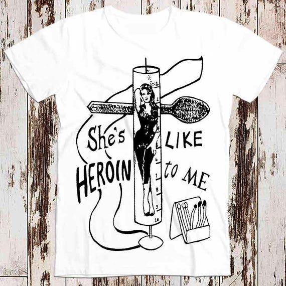 T-shirt The Gun Club - Motif "She's Like Heroin To Me" - Unisexe Gildan - Neuf Avec étiquettes