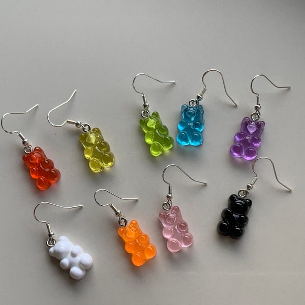 Boucles d'oreilles pendantes en argent sterling avec un ours en gélatine. Boucles d'oreilles colorées sans plomb, sans nickel, hypoallergéniques, bijoux esthétiques, funky,