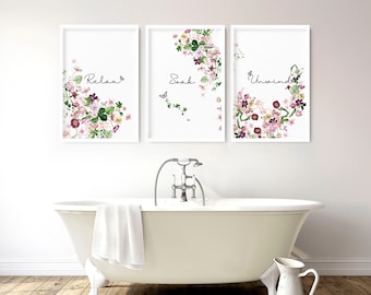 Juego de 3 impresiones de arte de pared enmarcadas con motivos florales botánicos para una decoración del hogar con estilo shabby chic para el baño. Impresiones de pared para relajarse, sumergirse y relajarse para la decoración de la pared del inodoro.