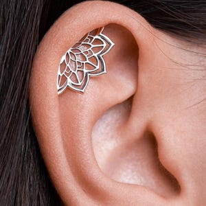 Boho Helix Earring,Geometric Mandala Lotus Flower Hidden Helix,Piercing 18G 16G , Cartilage Bohemian Silver Spiritual Jewelry , CRT023
