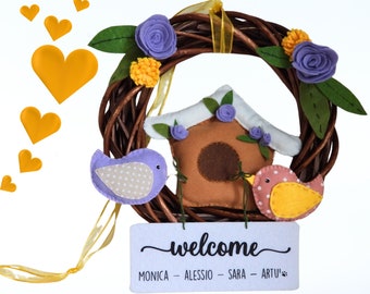 Felt spring wreath customizable with the names of the family and, if you wish, with those of your pets