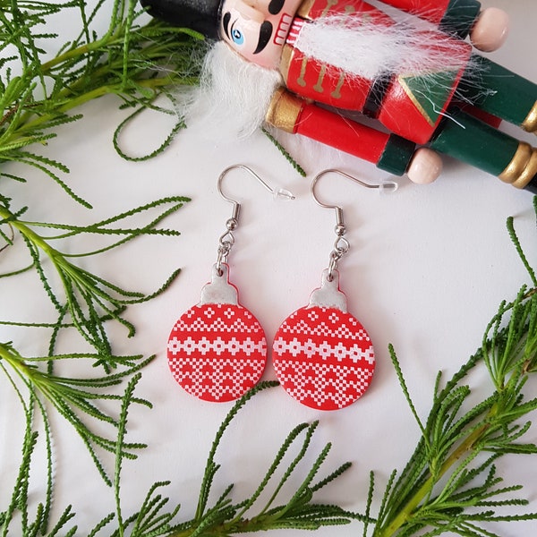 Boucles d'oreilles Noël,bijoux Noël,cadeau Noël,boucles festives,cadeau festif,boule de noel,rouge et blanc,inoxydable,motif pull de noel