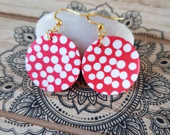 Boucles d'oreilles rouge à pois,polka dot,pois,rouge,boucles rondes,boucles d'oreilles rouges,cadeau original,pâte fimo,boucles pendantes