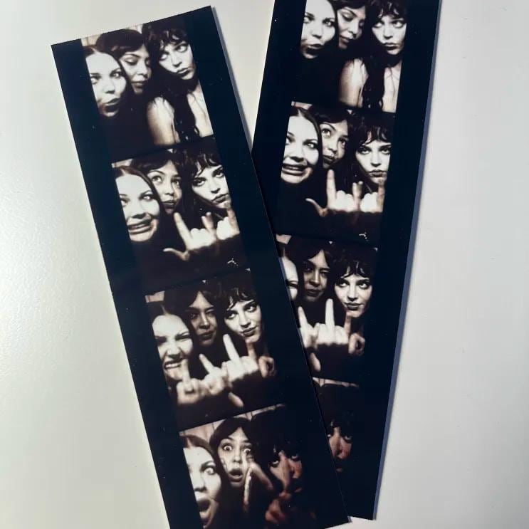 YELLOWJACKETS Cast | Sammi Hanratty Courtney Eaton Sophie Thatcher | 4-cut Four-Cut Photostrip Photobooth Print | Misty Lottie Nat YJ