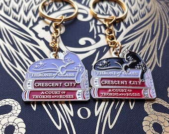 Book & cat ACOTAR , crescent city and TOG keyring. Throne of glass licensed keyring - officially licensed by Sarah J Maas