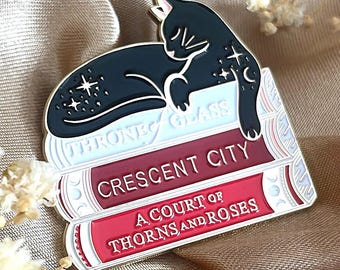 Cat and Book Stack Pin: ACOTAR, Crescent City, TOG - Sarah J Maas Officially Licensed