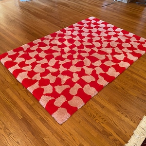 Wavy Red Checkered Rug Hand Tufted Rug Primary Backing Fabric Handmade Tufting Small Living Room Rug Decor Interior Design 4'x6'