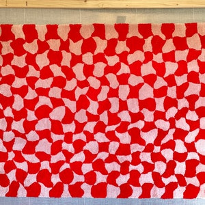 Wavy Red Checkered Rug Hand Tufted Rug Primary Backing Fabric Handmade Tufting Small Living Room Rug Decor Interior Design 5'x7'