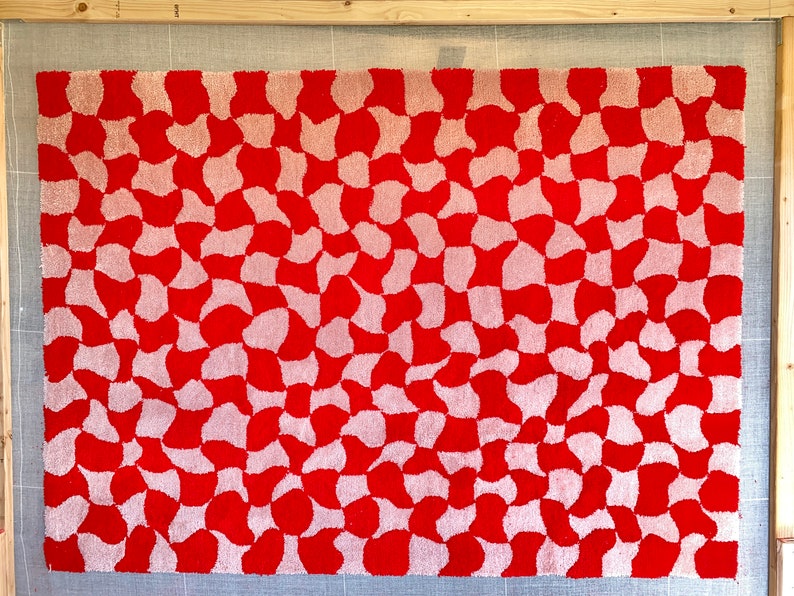 Wavy Red Checkered Rug Hand Tufted Rug Primary Backing Fabric Handmade Tufting Small Living Room Rug Decor Interior Design 5'x7'