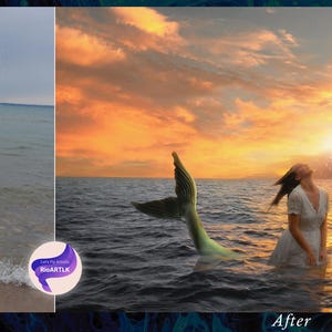 Op de afbeelding: Een vrouw in een witte jurk staat in het water met haar armen omhoog. De achtergrond is een zonsondergang boven de oceaan. De vrouw heeft een zeemeerminstaart.