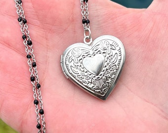 Heart Locket Necklace, Gothic Jewelry, Goth Locket Necklace, Photo Necklace, Alternative Jewelry, Witch Jewelry, Black Heart Rosary Necklace