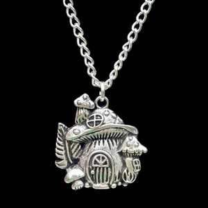 Silver Mushroom Necklace, Toadstool Chain Pendant Necklace, Cottagecore Jewelry, Mushroom Jewellery