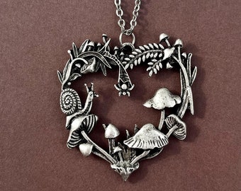 Zilveren paddestoel ketting, paddenstoel hanger ketting, plant ketting, slak ketting, natuur ketting, Fairycore sieraden, Cottagecoremush