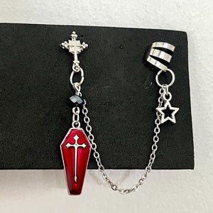Doodskistvormige hangoorbellen, gothic-oorbellen, gotische oormanchet, oormanchetketting, gotische sieraden, punkoorbellen