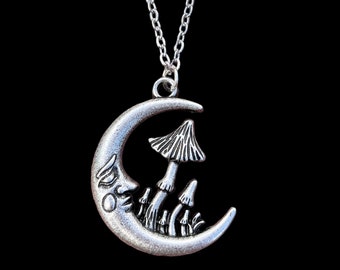 Collier champignon en argent, collier avec pendentif lune, collier plante, collier nature, noyau de fée, bijoux cottagecore, cadeaux champignons