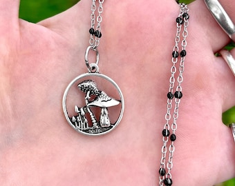 Silberne Pilz-Halskette: Schmuck im Cottagecore-Waldstil