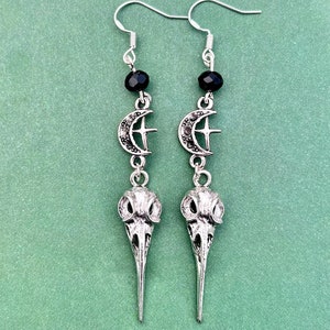 Raven Skull Earrings, Bird Skull Earrings, Gothic Jewelry, Plague Doctor Earrings, Crow Earrings, Animal Bone Earrings, Goth Earrings