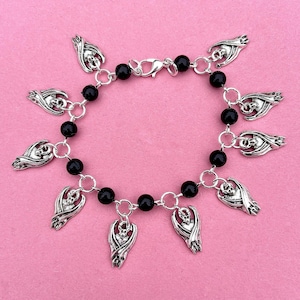 Gotische armband met vleermuisbedeltjes, zwarte kralen, zilveren vleermuisbedeltjes, heksenachtige sieraden