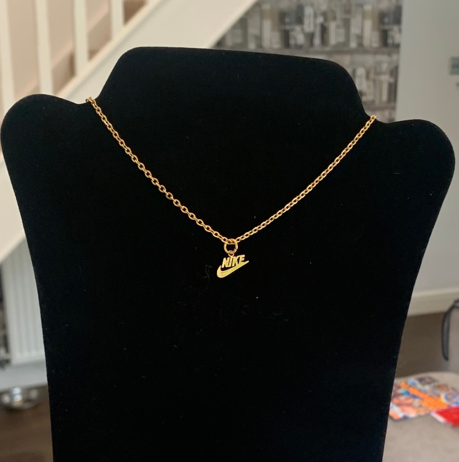 nike pixel with gold chain