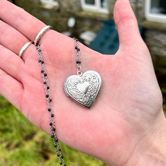 Ipotkitt 24-Piece Antique Silver Metal Heart Charms - Gothic Sacred Heart Charms For DIY Jewelry Making