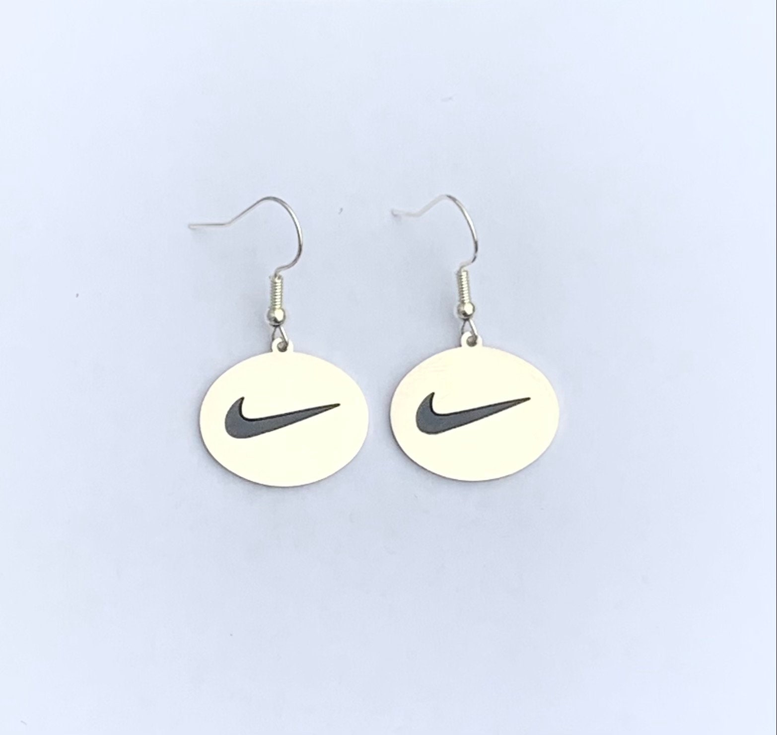 windbreaker black and white nike
