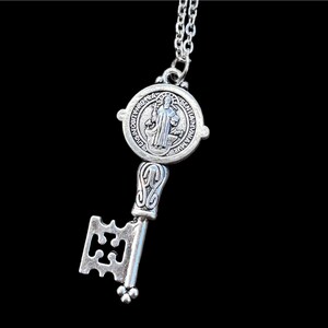 St Benedict Necklace, Saintt Benedict Medal Pendant Chain Necklace, Silver Saint Benedict Necklace, Protection Necklace, San Benito