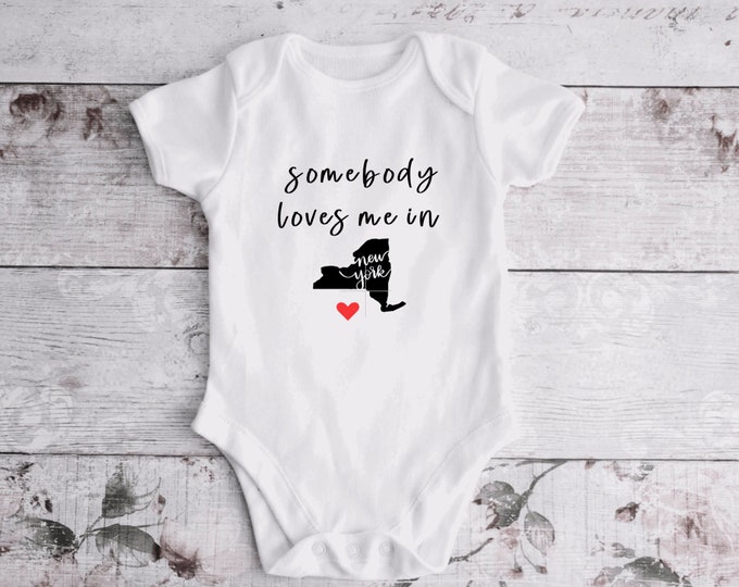 someone in New York loves me baby onesie ; baby shower gift ; from New York ; personalized baby onesie ; custom onesie; out of state gift