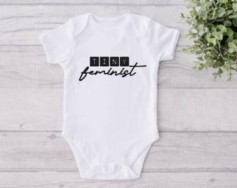 Tiny Feminist Baby Onesie® babyromper - aangepaste romper - kraamcadeau - gepersonaliseerde romper