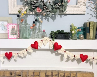 Hearts and Bows Valentine garland, Felt Garland, Valentine Party Decoration, Mantel decor