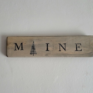 Maine Wood Sign / Reclaimed Barn Wood / New England Wood Decor / Rustic Maine Decor / Rustic Maine Sign / Handmade Folk Art