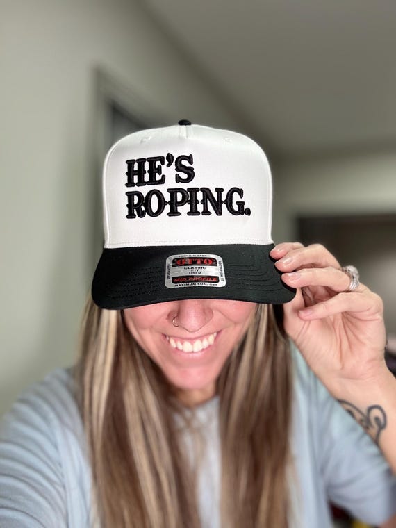 Women’s \'He\'s Roping\' Two-Tone Baseball Cap - Cream & Brown 47 Two-Tone New York Yankees Baseball Hat | American Eagle main image 2