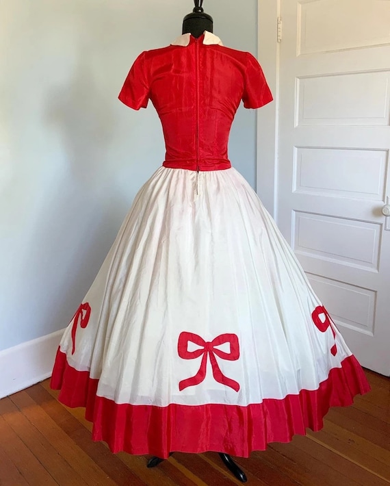 1940s red & white taffeta satin gown