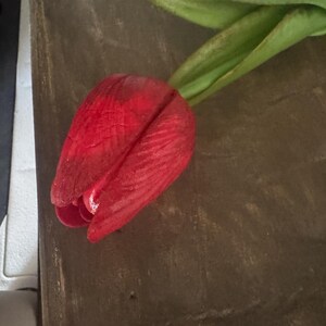 primitive faux tulips 1. Red