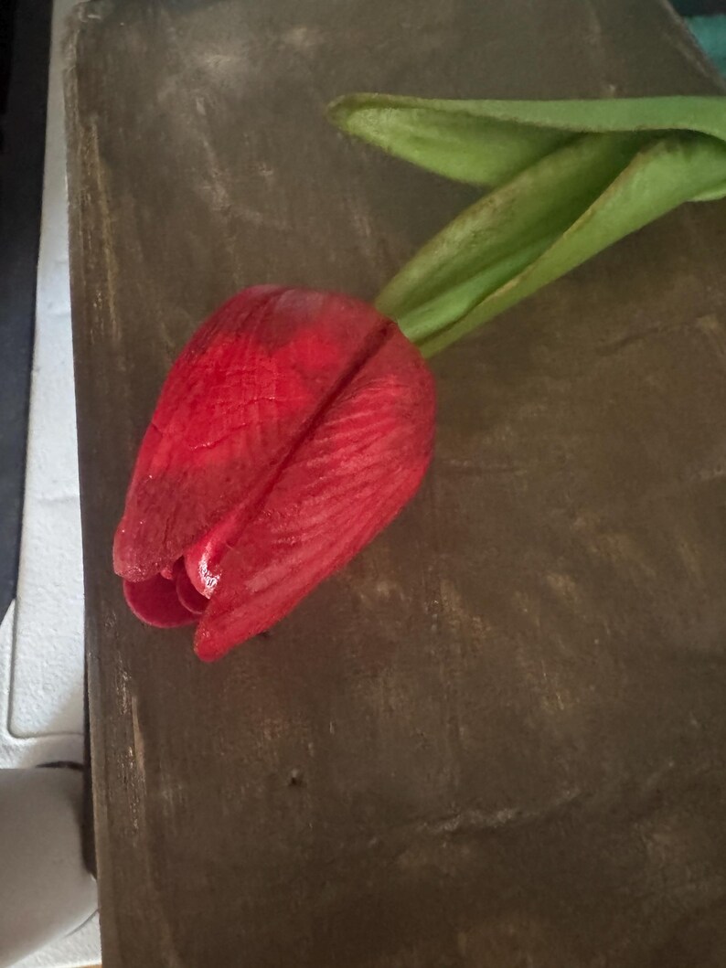 primitive faux tulips 1. Red