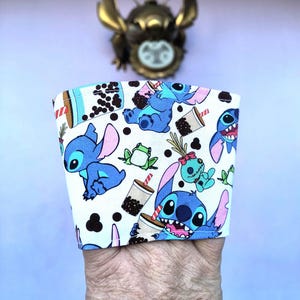 Funda de café Stitch, Funda de café Alicia en el País de las Maravillas, Funda de café Gato de Cheshire, Funda de café Reino Mágico, Funda de café Disneyland, Funda para café caliente
