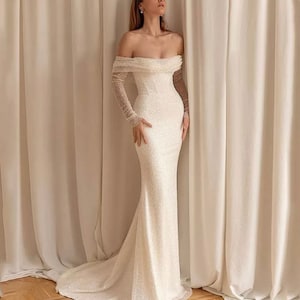 Wedding dress | Bridal | Long | Off shoulder | Wedding gown | Shiny | Pearl | Mermaid