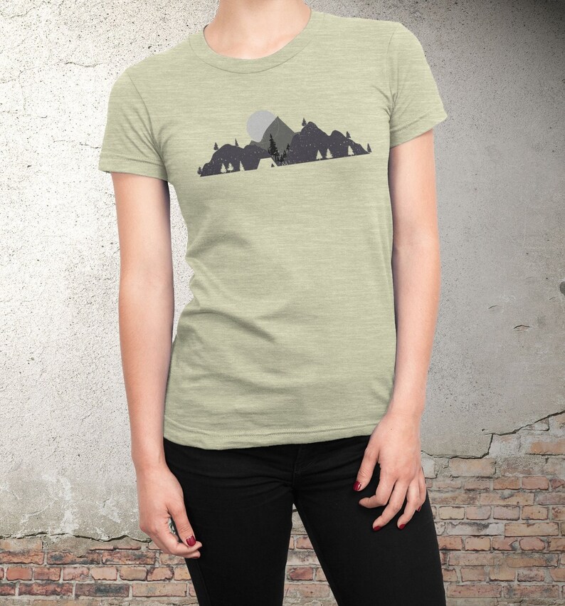 Mountain Moon /& Tent Women/'s Shirt Outdoor Nature Mountains Women/'s T-Shirt