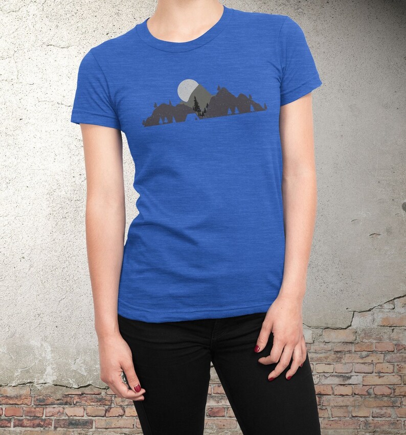 Mountain Moon /& Tent Women/'s Shirt Outdoor Nature Mountains Women/'s T-Shirt
