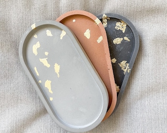 Gold Flake Concrete Oval Catchall Tray