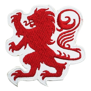 Peut inclure: Patch brodé de lion rouge sur fond blanc avec une queue enroulée.
