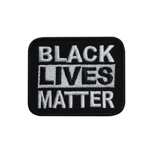 Black Lives Matter 刺繍 アイロン接着 縫い付けパッチバッジ 衣類などに 7.5 x 6 CM
