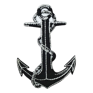 Könnte beinhalten: Schwarzer gestickter Anker mit weißem Seildetail. Der Anker ist ein nautisches Symbol für Hoffnung und Sicherheit.