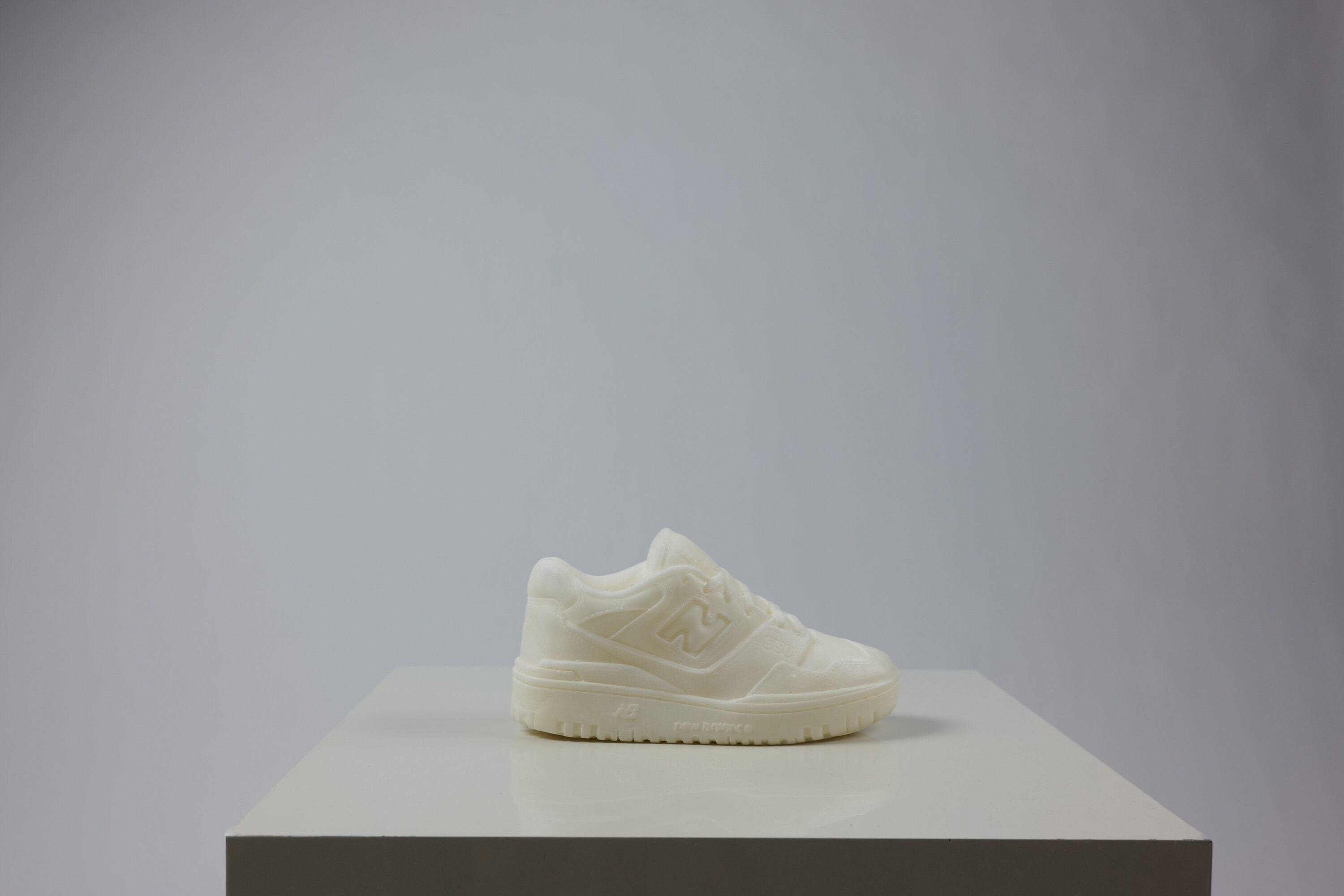 Candle Nb 5501 Retro Vegan Sneaker Basket 25 cm 10 in Bougie